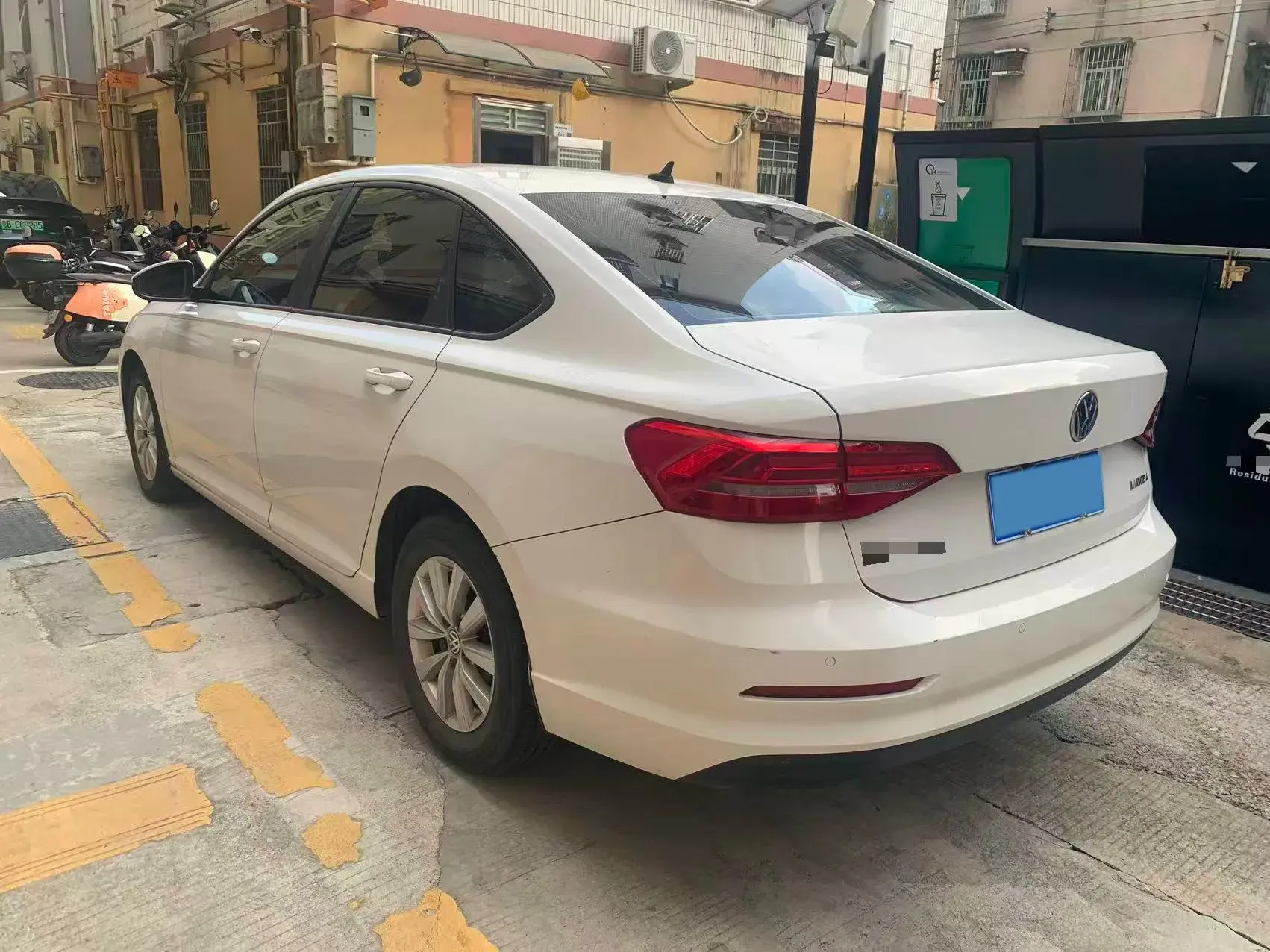 2019 VOLKSWAGEN LAVIDA thumbnail 4