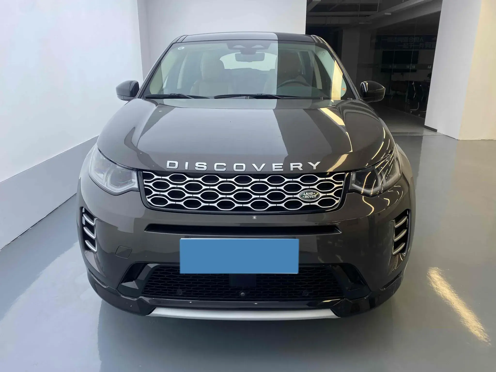 2024 LAND ROVER thumbnail 3