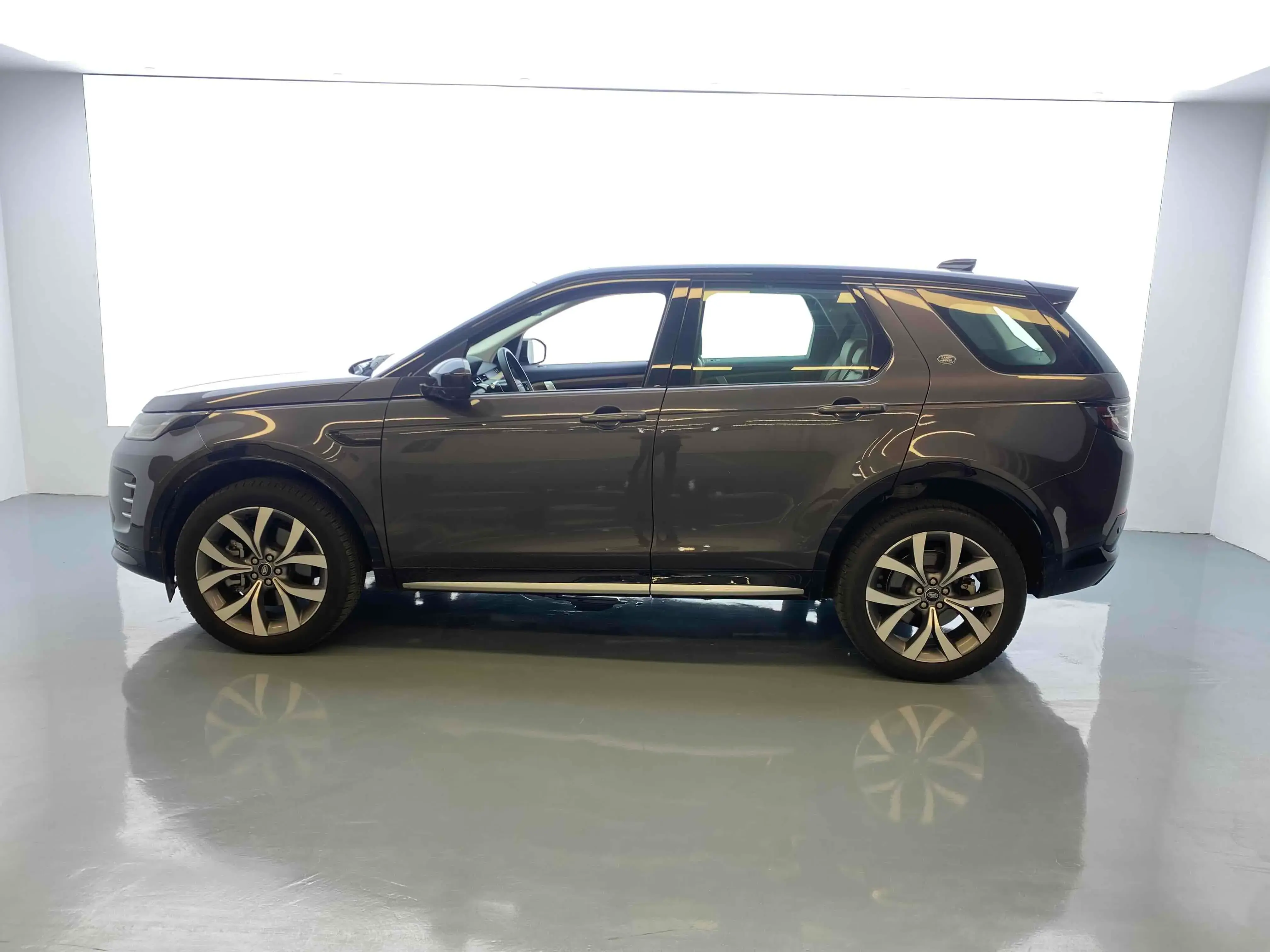 2024 LAND ROVER thumbnail 4