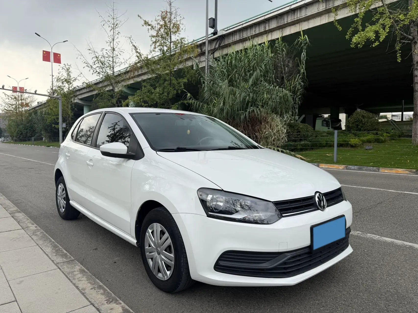 2018 VOLKSWAGEN POLO thumbnail 3