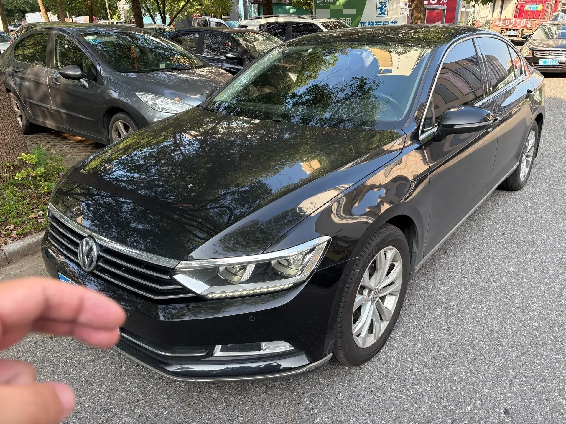 2018 VOLKSWAGEN MAGOTAN view 1