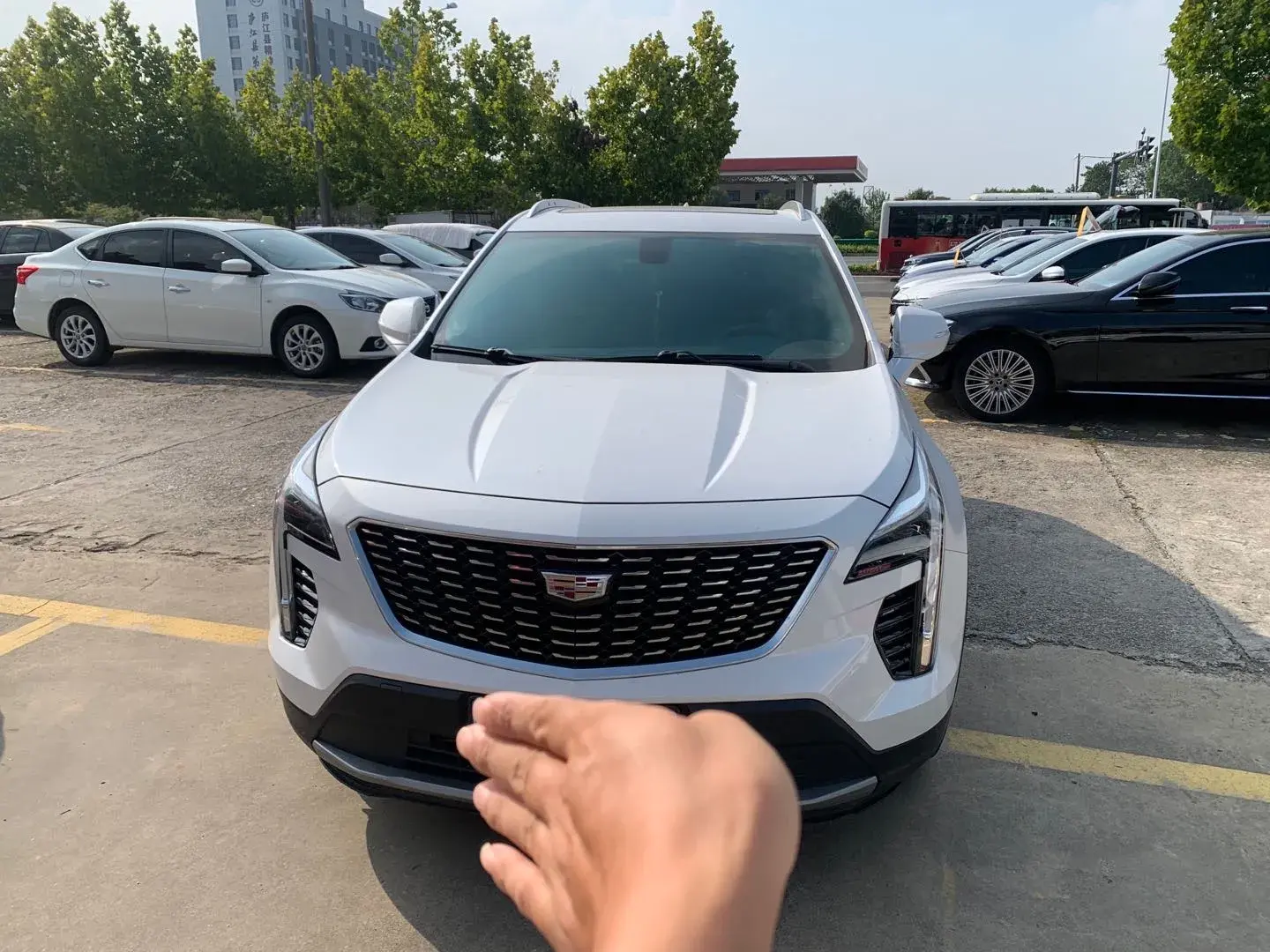 2021 CADILLAC XT4 thumbnail 2