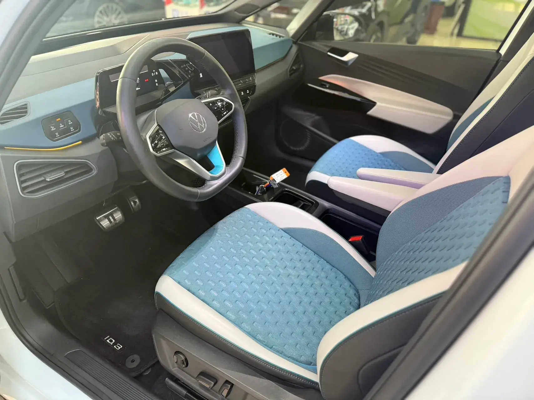 2021 VOLKSWAGEN ID.3 thumbnail 3