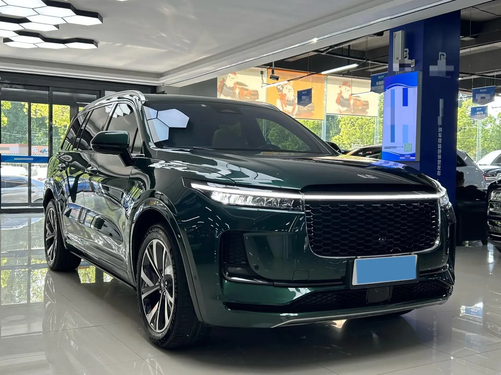 2021 LI ONE thumbnail 3