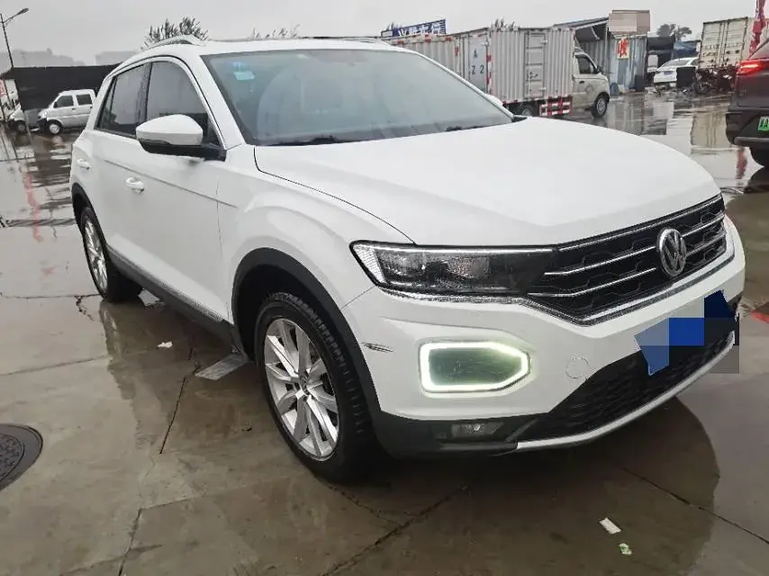 2019 VOLKSWAGEN T-ROC thumbnail 2