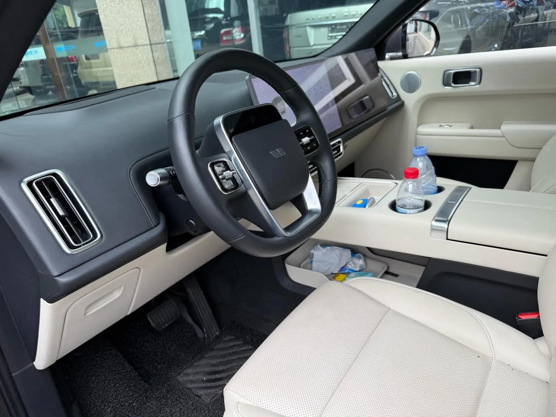 2023 LI L8 thumbnail 3