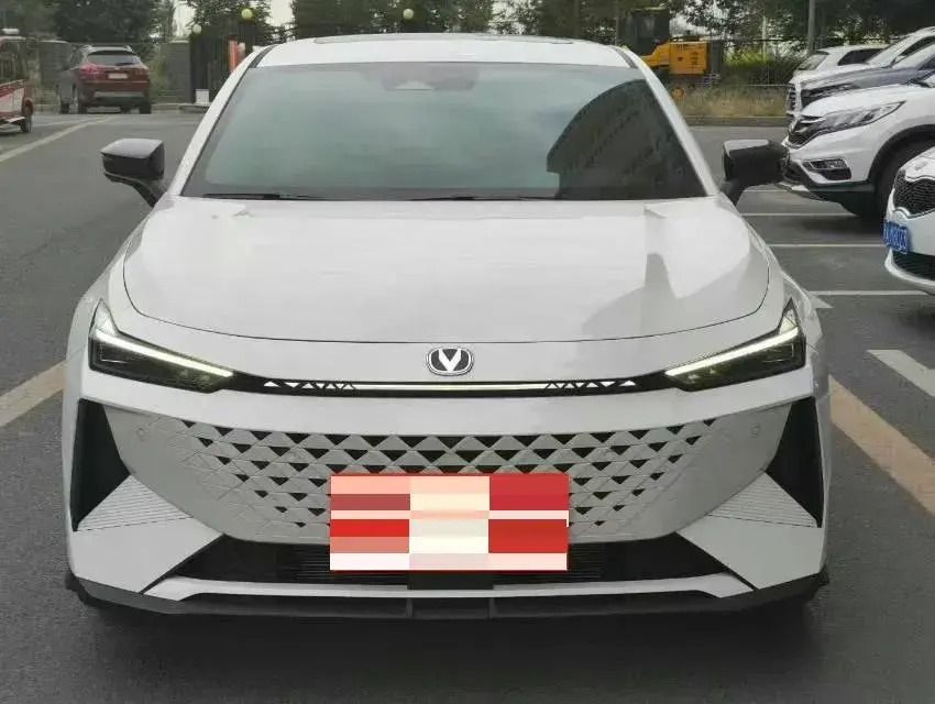 2024 CHANGAN UNI-V thumbnail 2