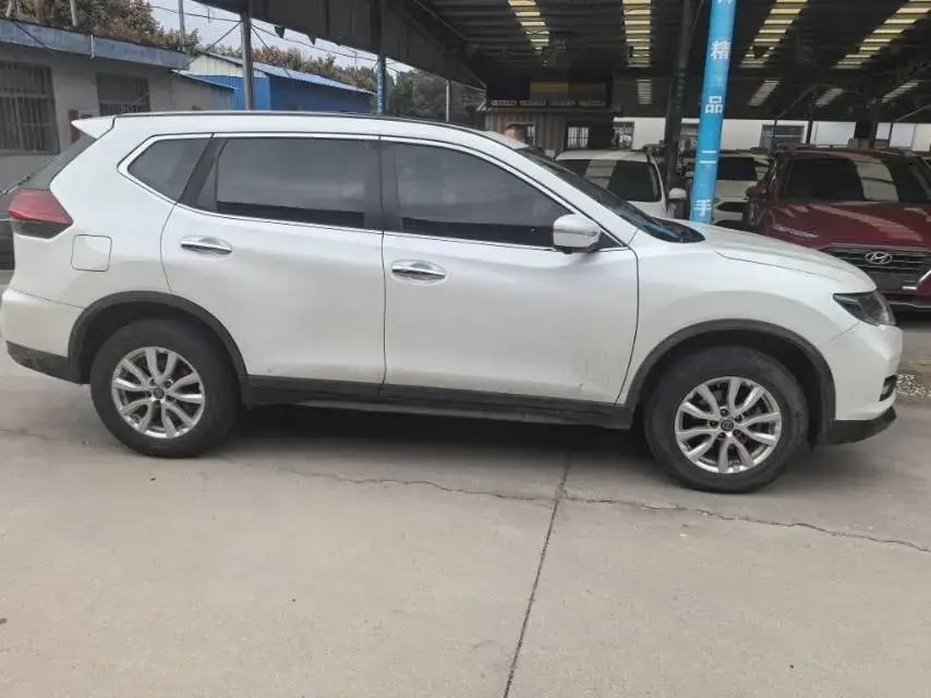 2020 NISSAN X-TRAIL thumbnail 4