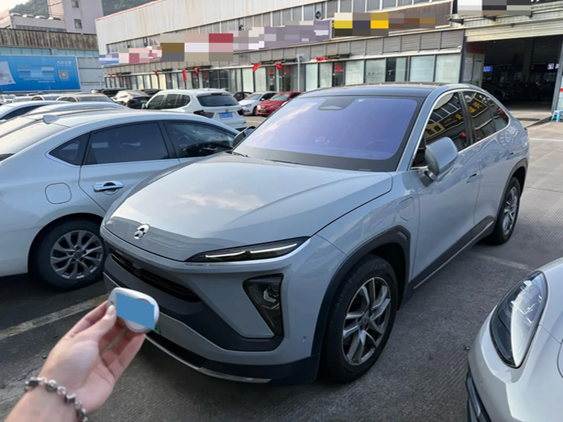 2020 NIO EC6 view 1