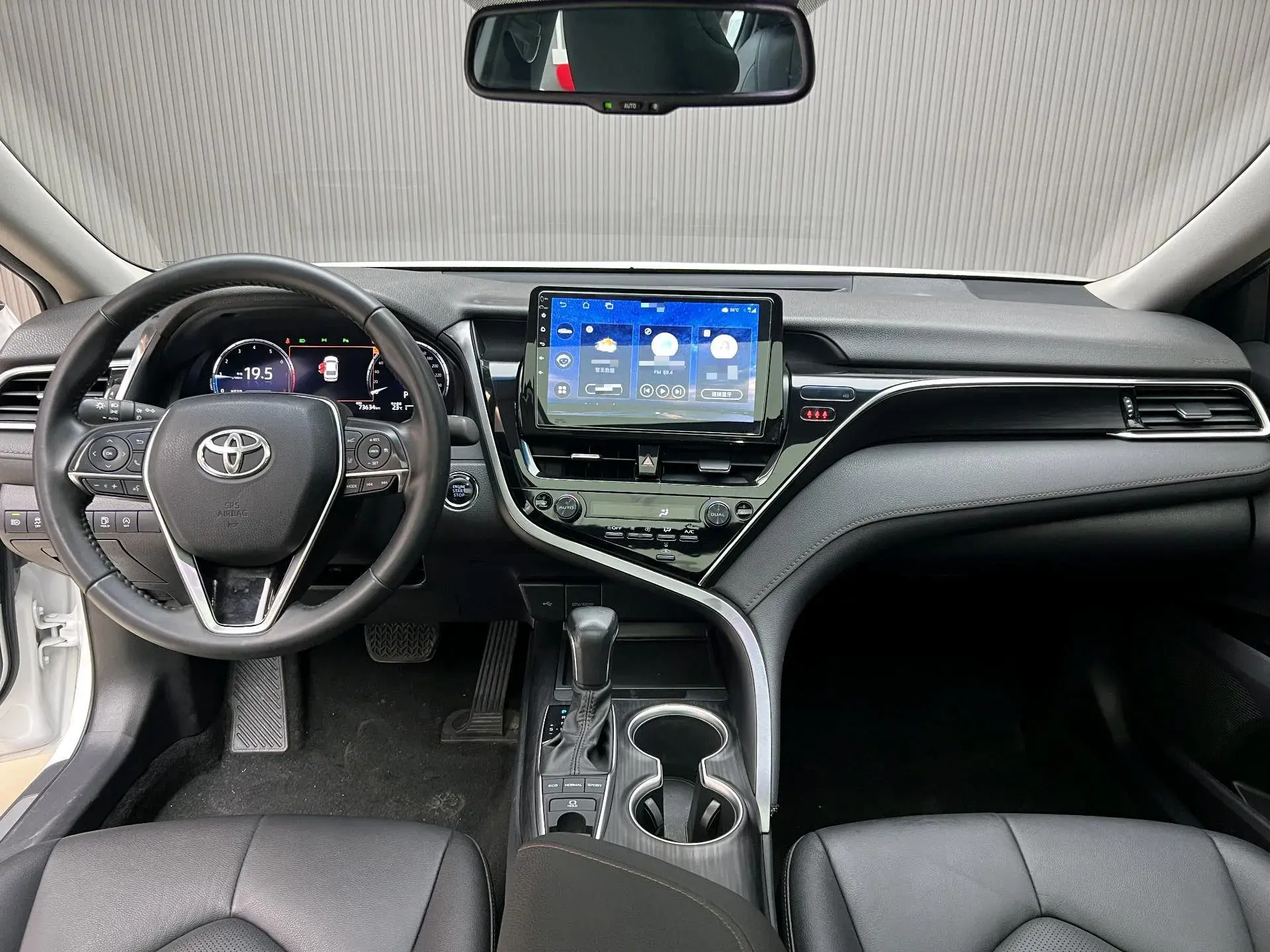 2023 TOYOTA CAMRY thumbnail 3