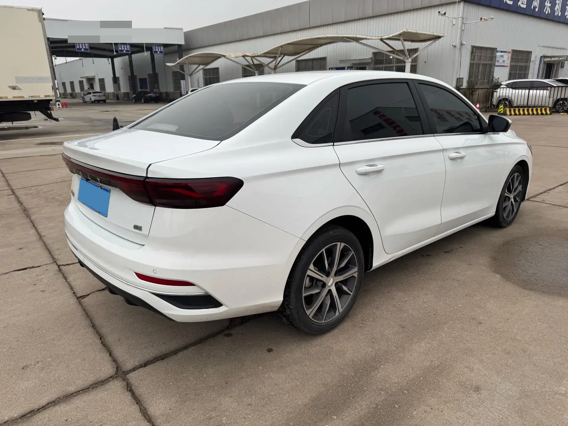 2022 GEELY EMGRAND thumbnail 4