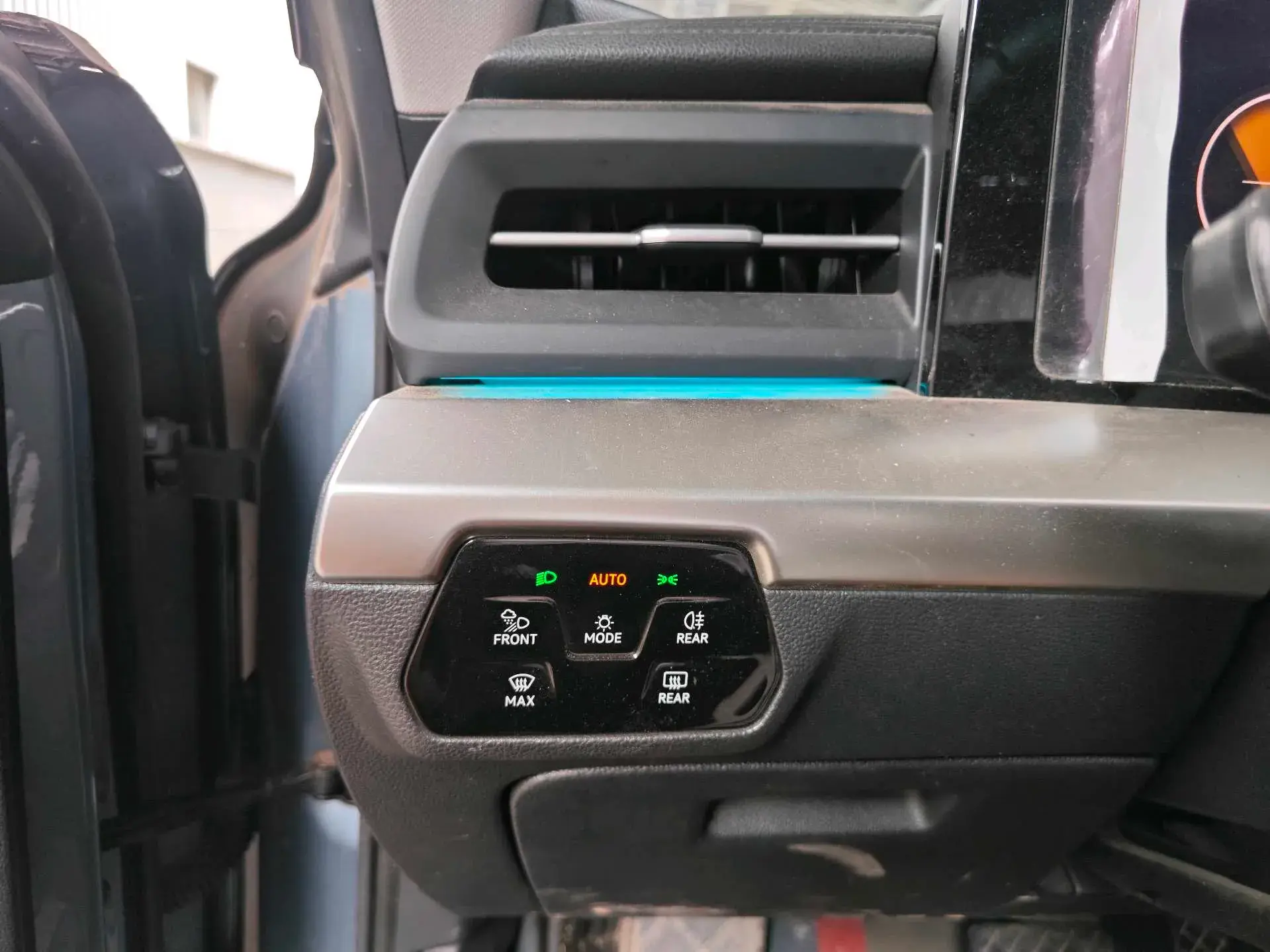 2022 VOLKSWAGEN LAMANDO thumbnail 4