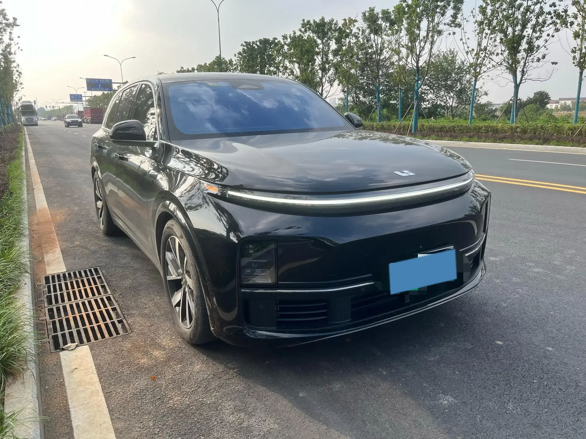 2023 LI L7 thumbnail 3