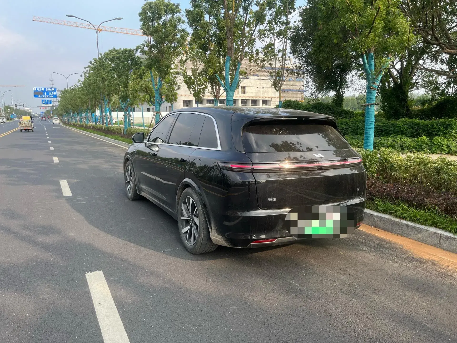 2023 LI L7 thumbnail 4