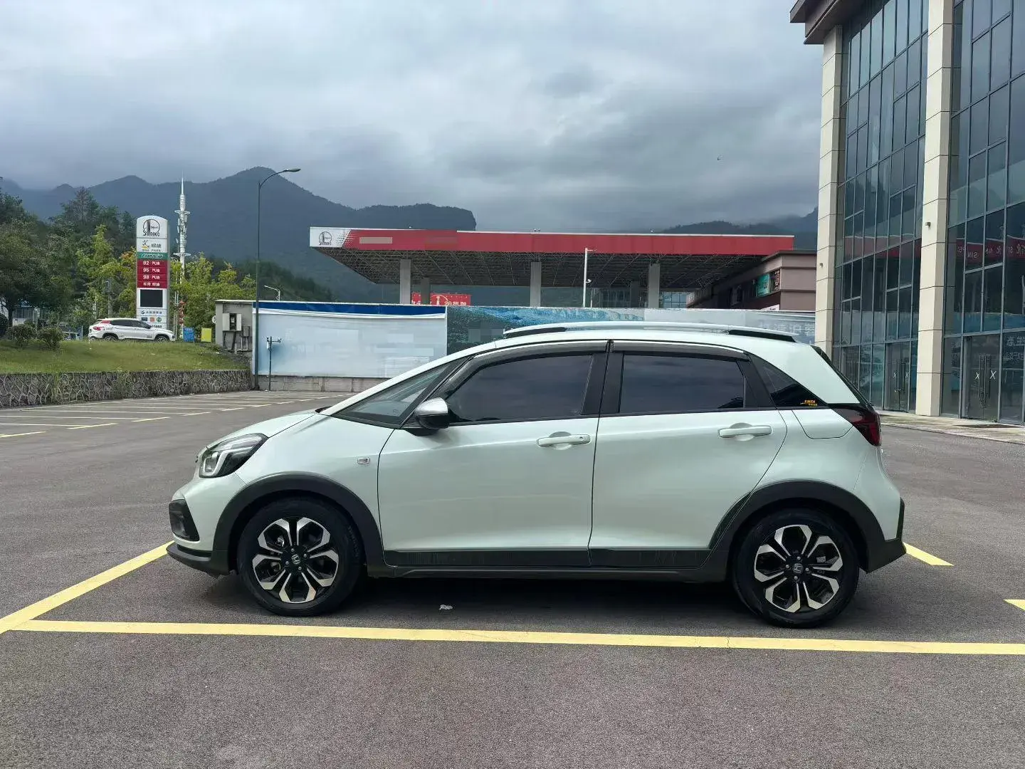 2021 HONDA FIT thumbnail 3