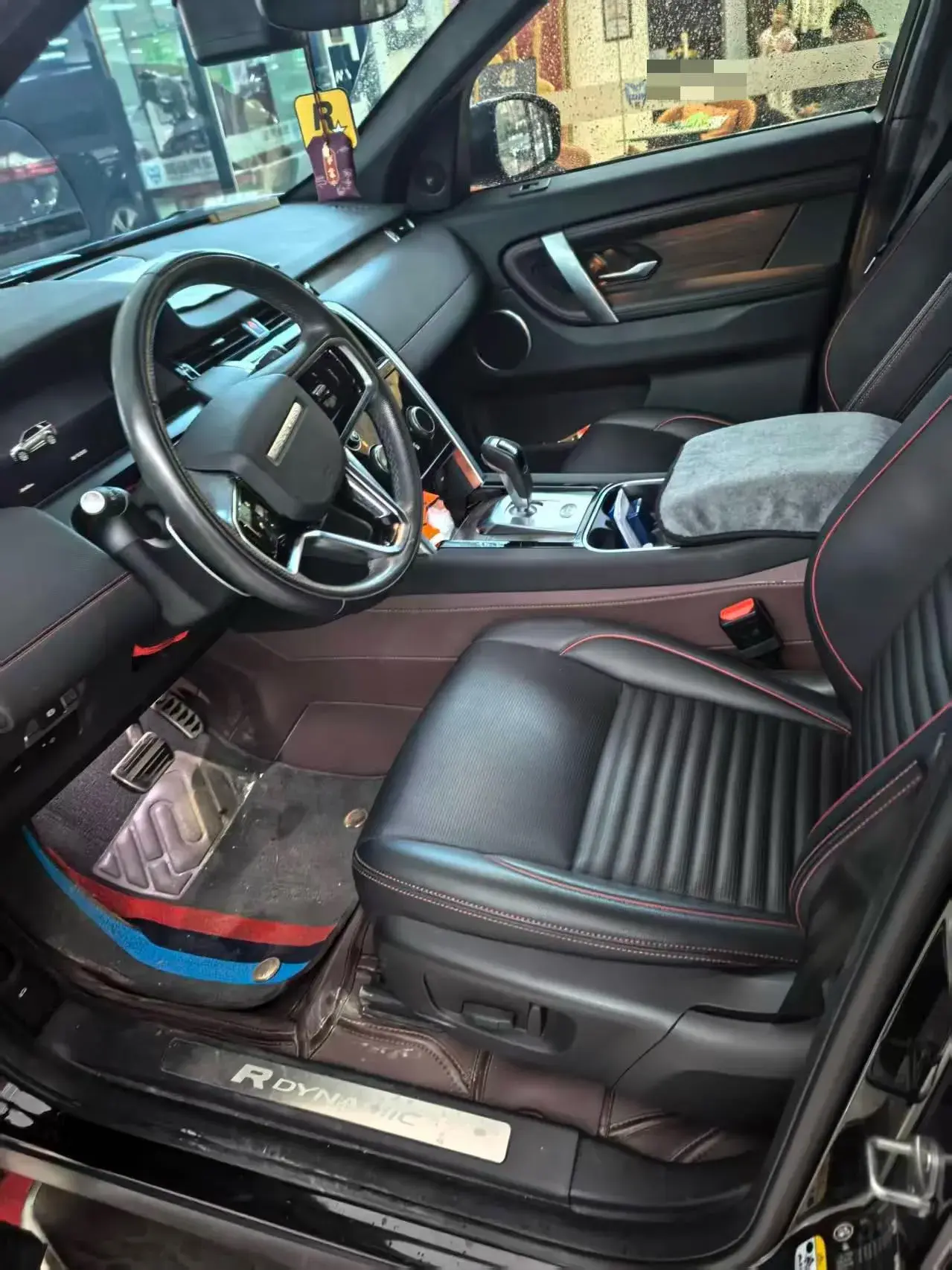 2023 LAND ROVER thumbnail 3