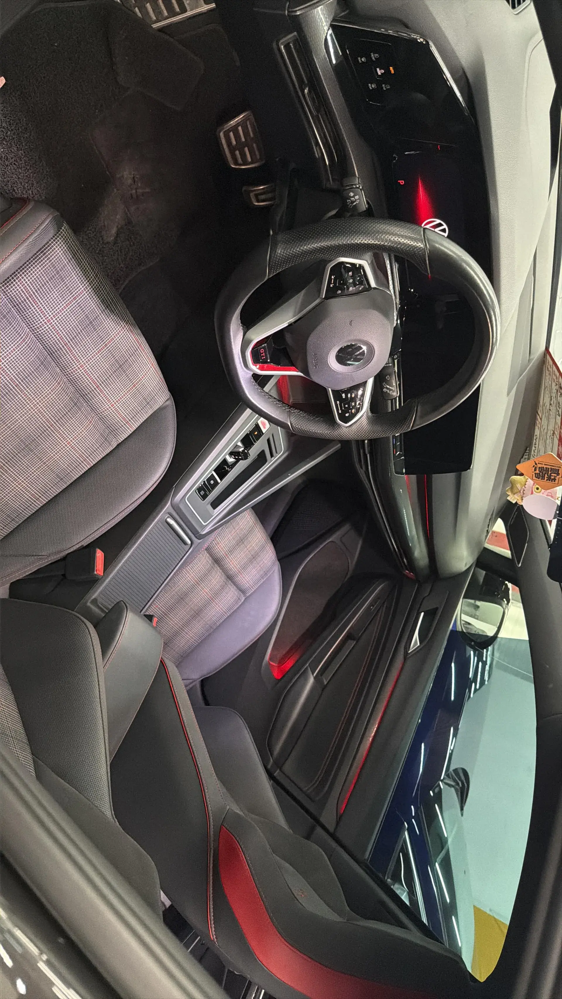 2021 VOLKSWAGEN GOLFGTI thumbnail 3