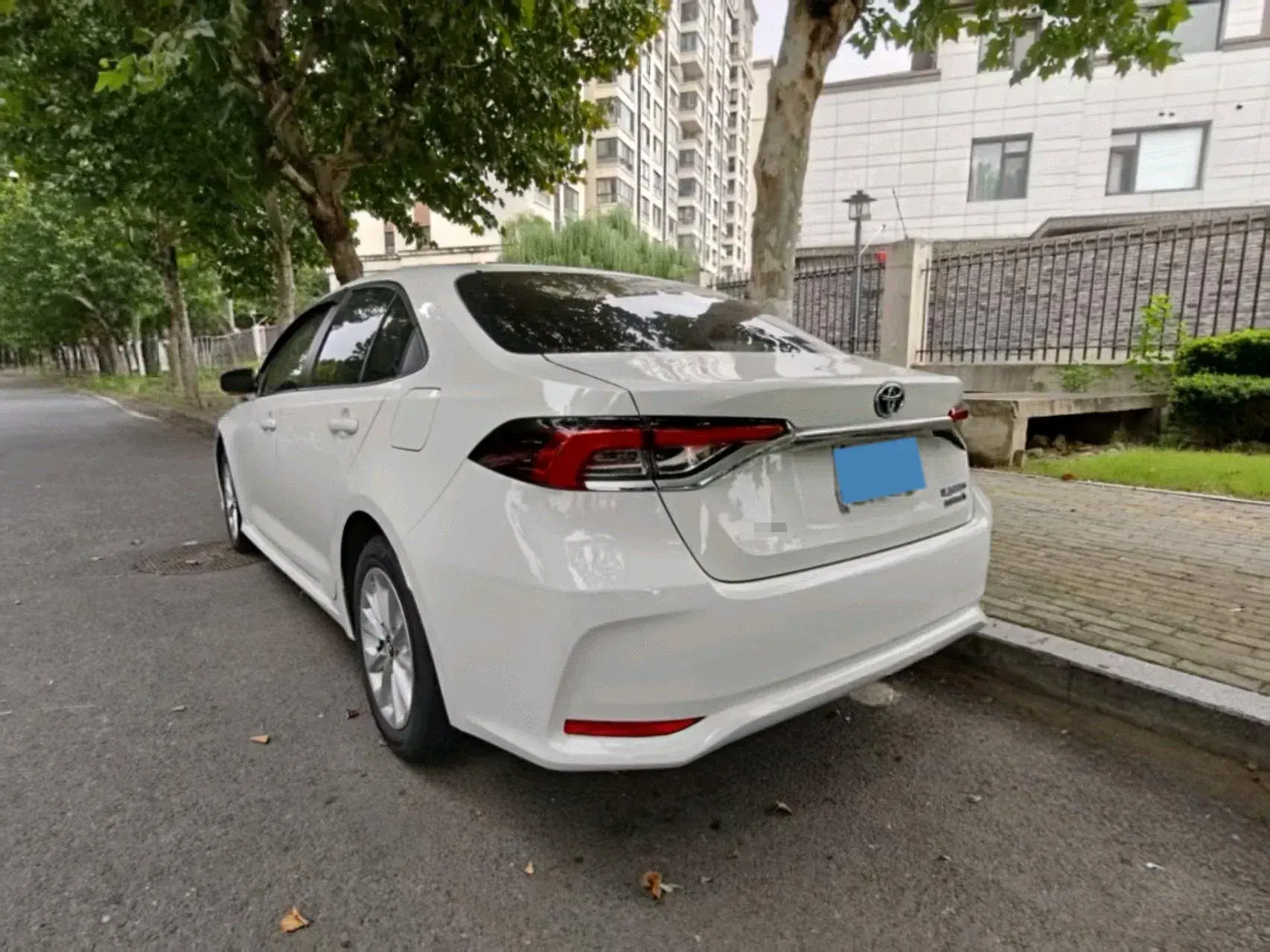 2021 TOYOTA COROLLA thumbnail 4