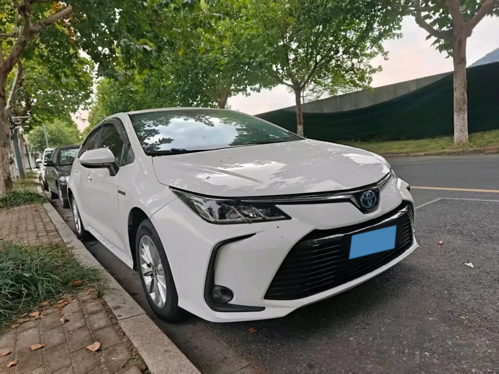 2021 TOYOTA COROLLA thumbnail 3