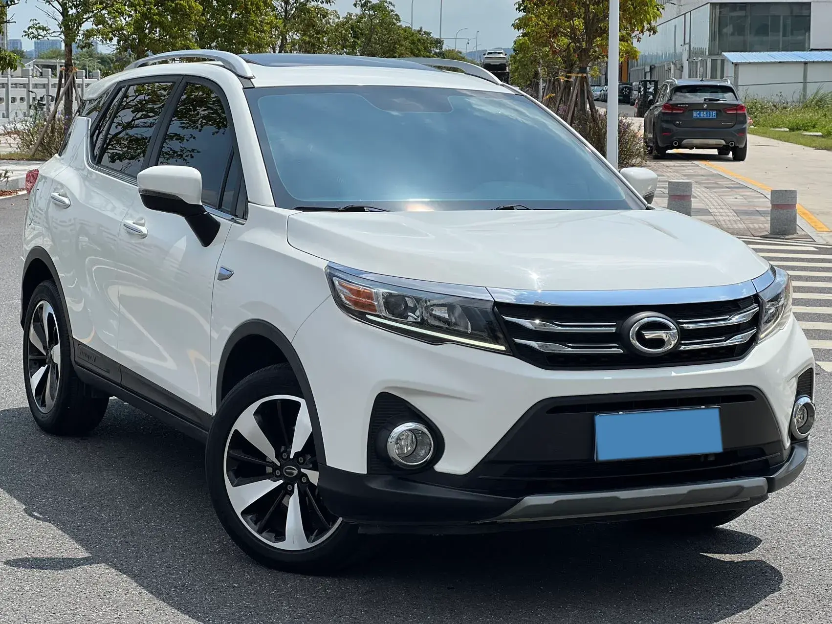 2019 GAC TRUMPCHI thumbnail 3