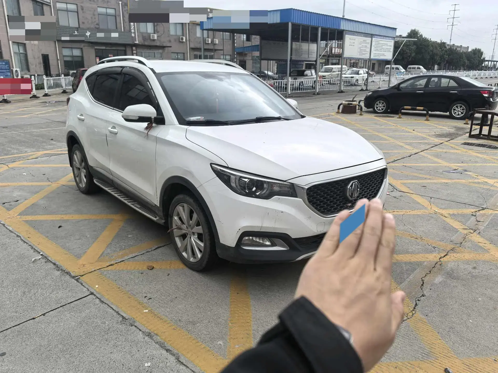 2017 MG ZS thumbnail 2