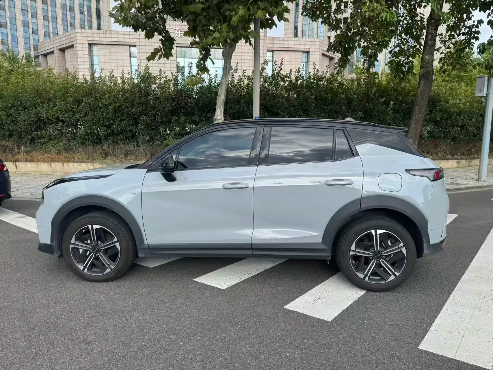 2025 LYNK&CO 06 thumbnail 2