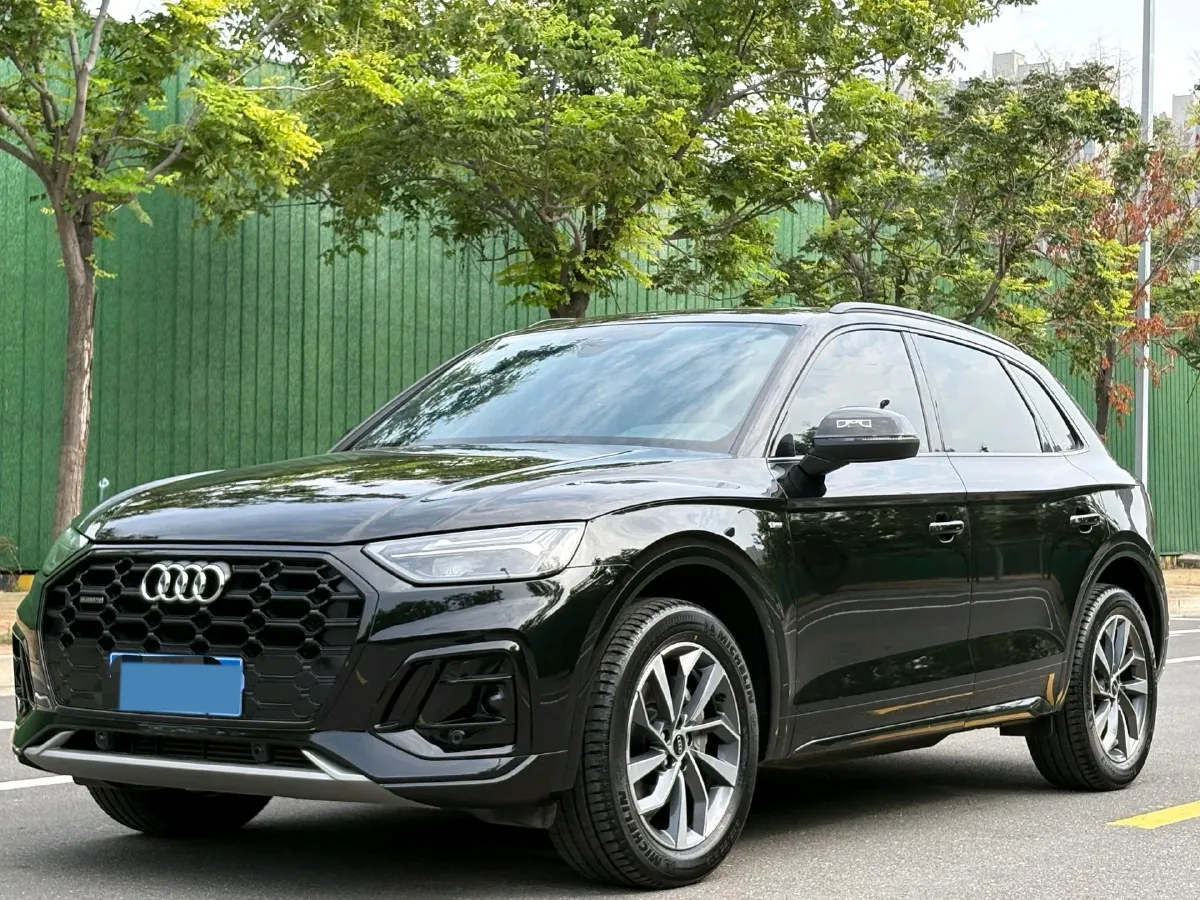 2024 Audi Q5L 2.0T 245HP L4 7DCT,autocango,china used car exporter,china ev exporter,chinese used car exporter,chinese used ev exporter