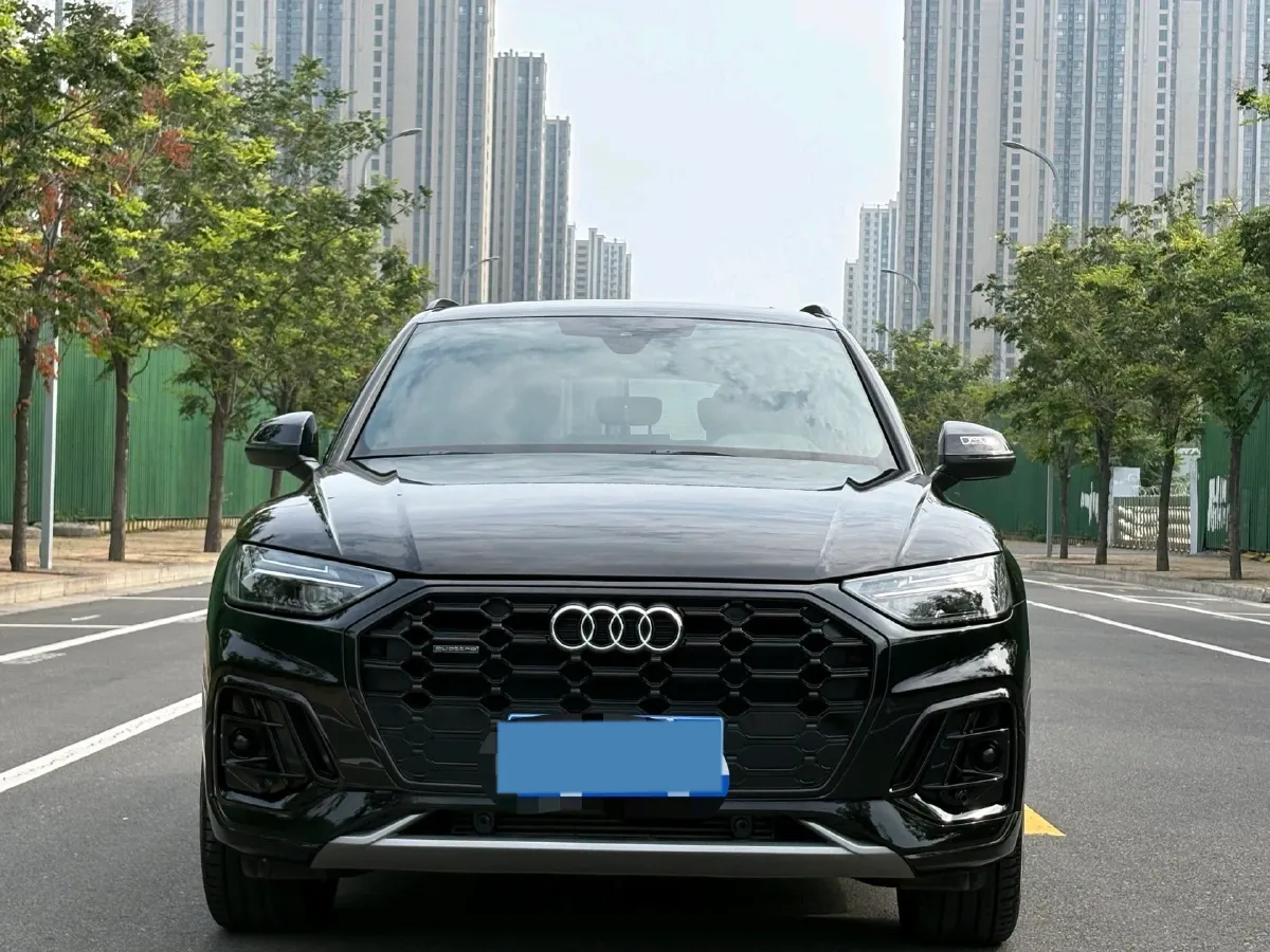 2024 Audi Q5L 2.0T 245HP L4 7DCT,autocango,china used car exporter,china ev exporter,chinese used car exporter,chinese used ev exporter