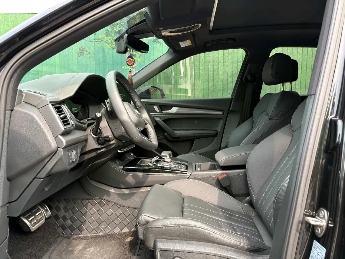 2024 Audi Q5L 2.0T 245HP L4 7DCT,autocango,china used car exporter,china ev exporter,chinese used car exporter,chinese used ev exporter