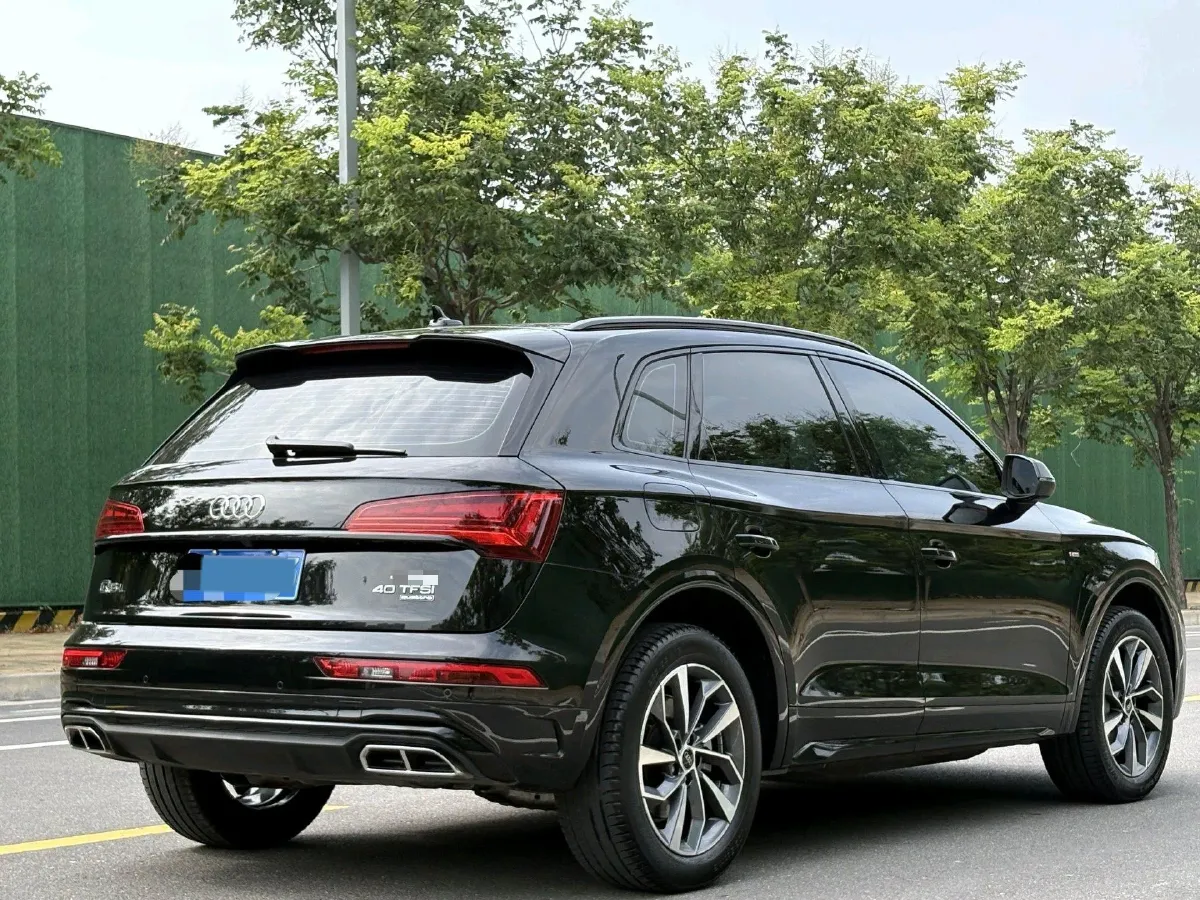 2024 Audi Q5L 2.0T 245HP L4 7DCT,autocango,china used car exporter,china ev exporter,chinese used car exporter,chinese used ev exporter