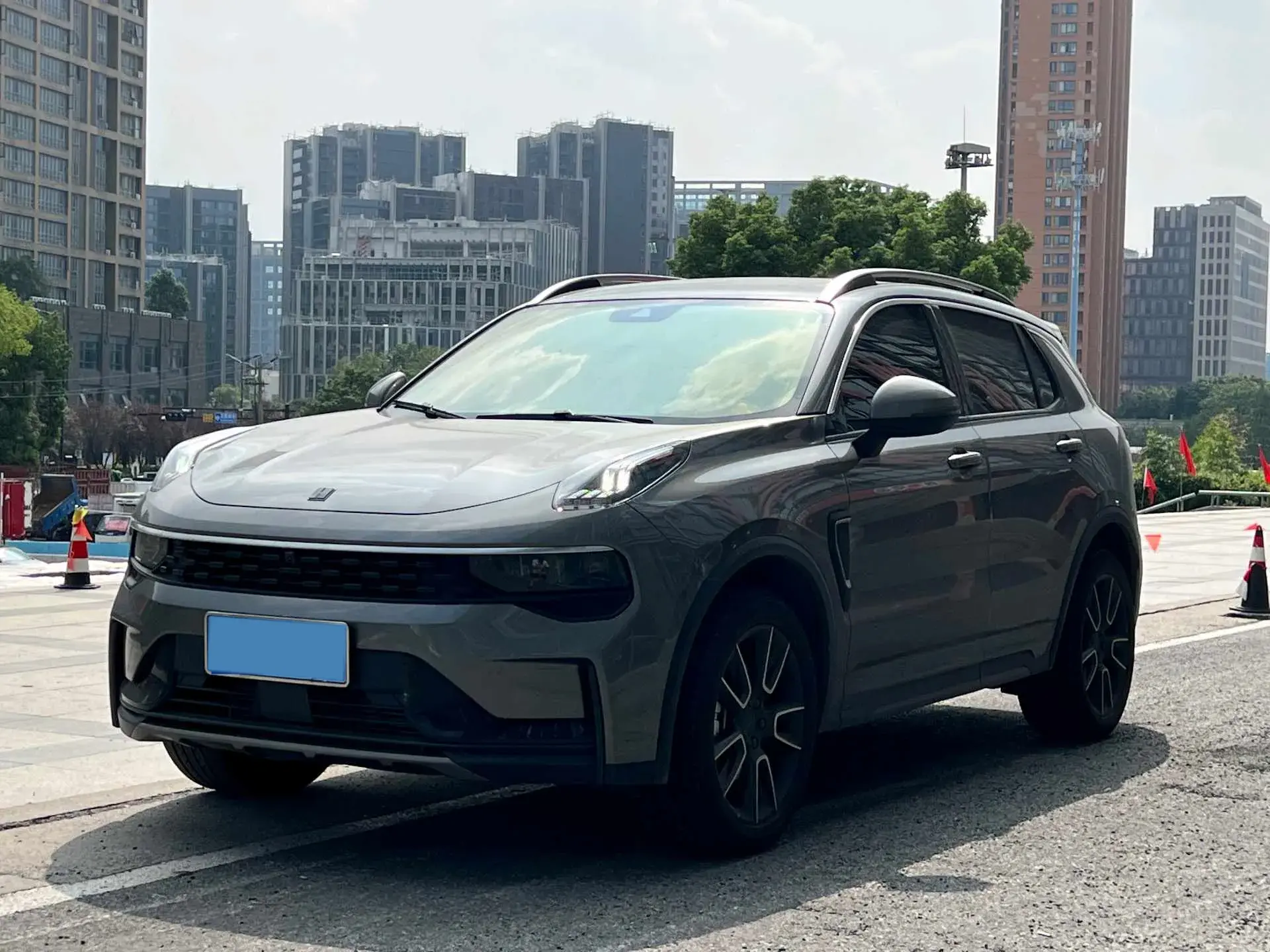 2021 LYNK&CO 01 view 1