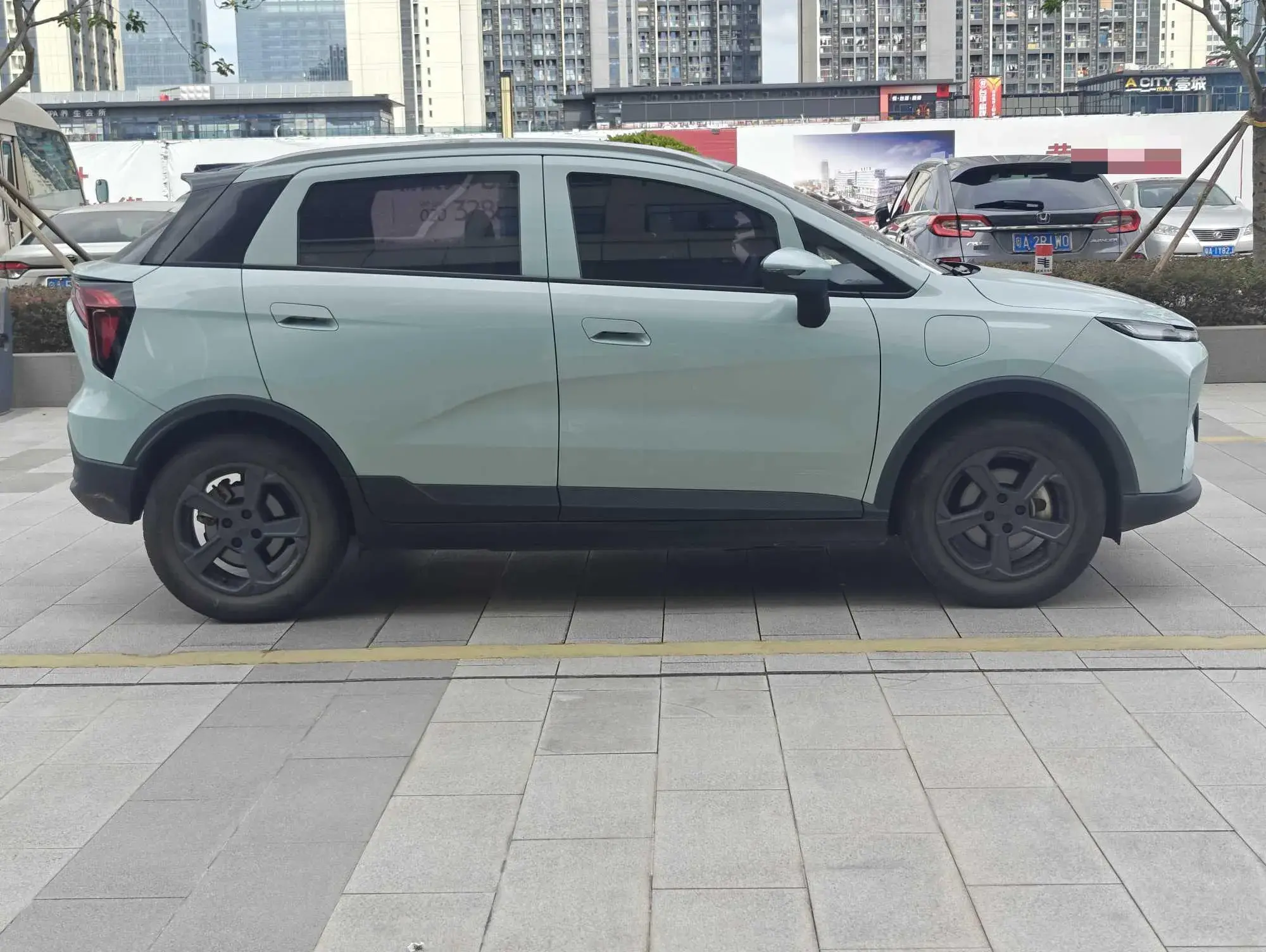 2024 GEOMETRY E thumbnail 4