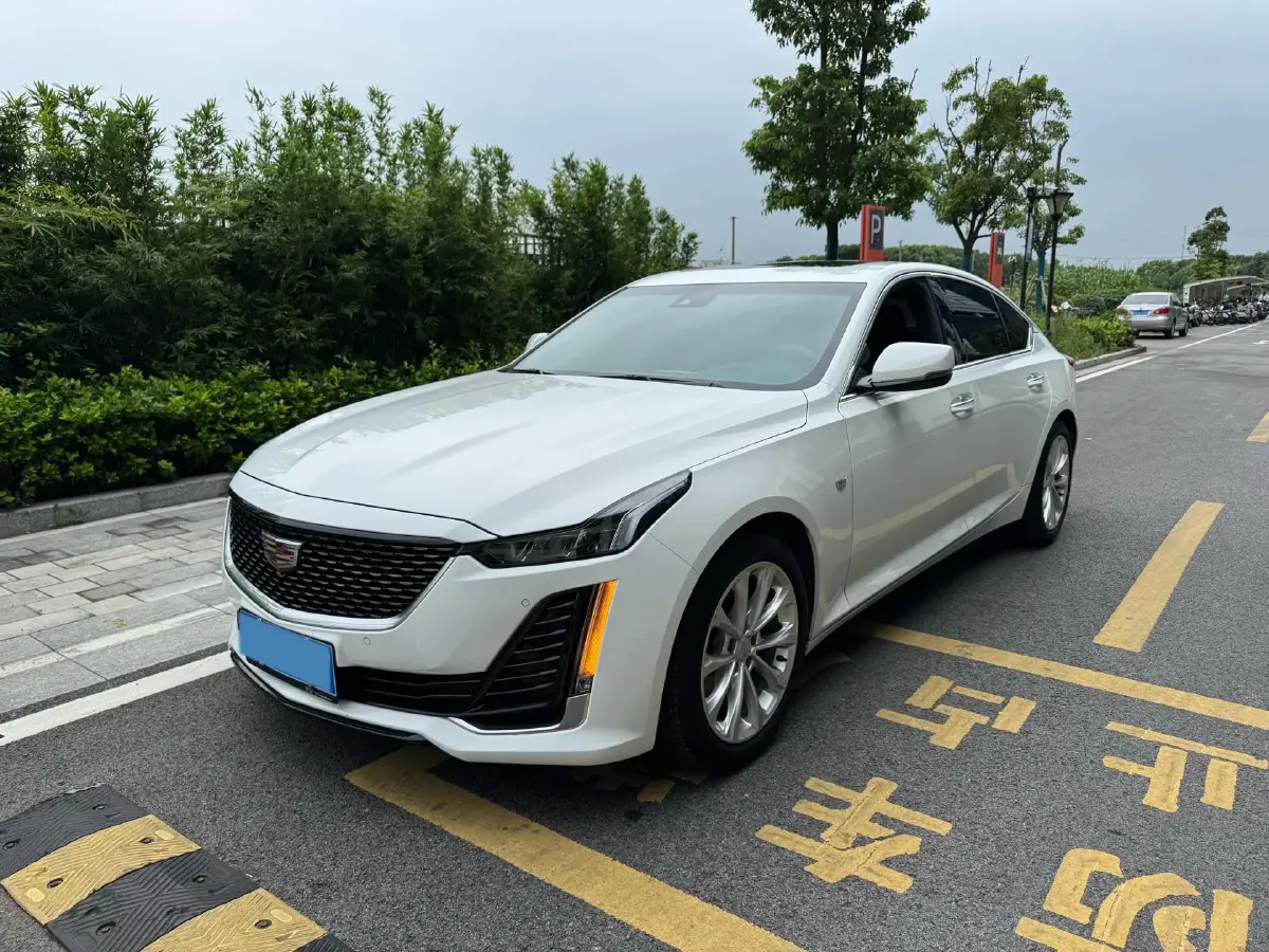 2022 Cadillac CT5 2.0T 237HP L4 10AT 2022 Cadillac CT5 2.0T 237HP L4 10AT