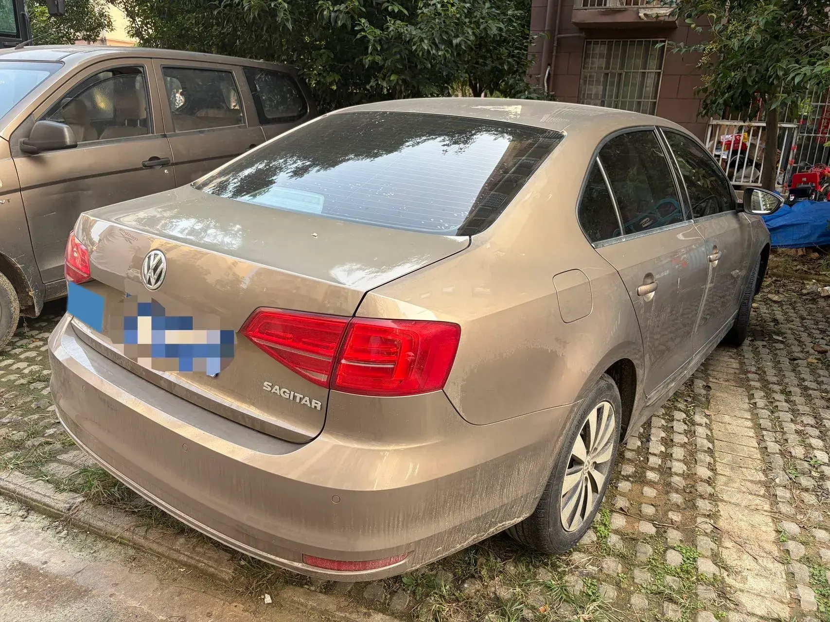 2018 VOLKSWAGEN SAGITAR thumbnail 3