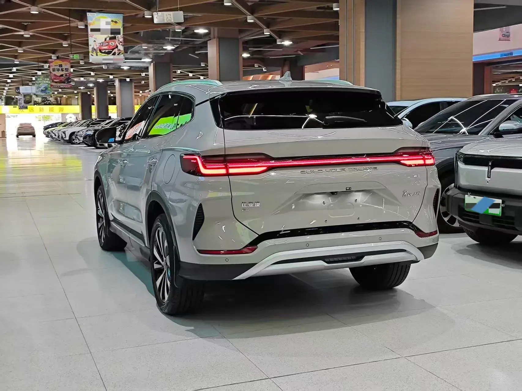 2024 BYD SONG thumbnail 4