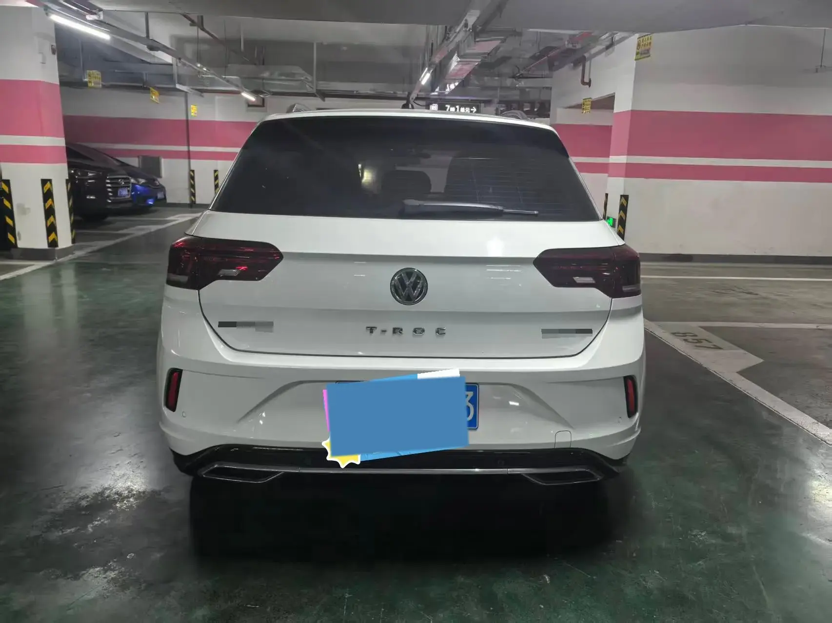 2019 VOLKSWAGEN T-ROC thumbnail 4