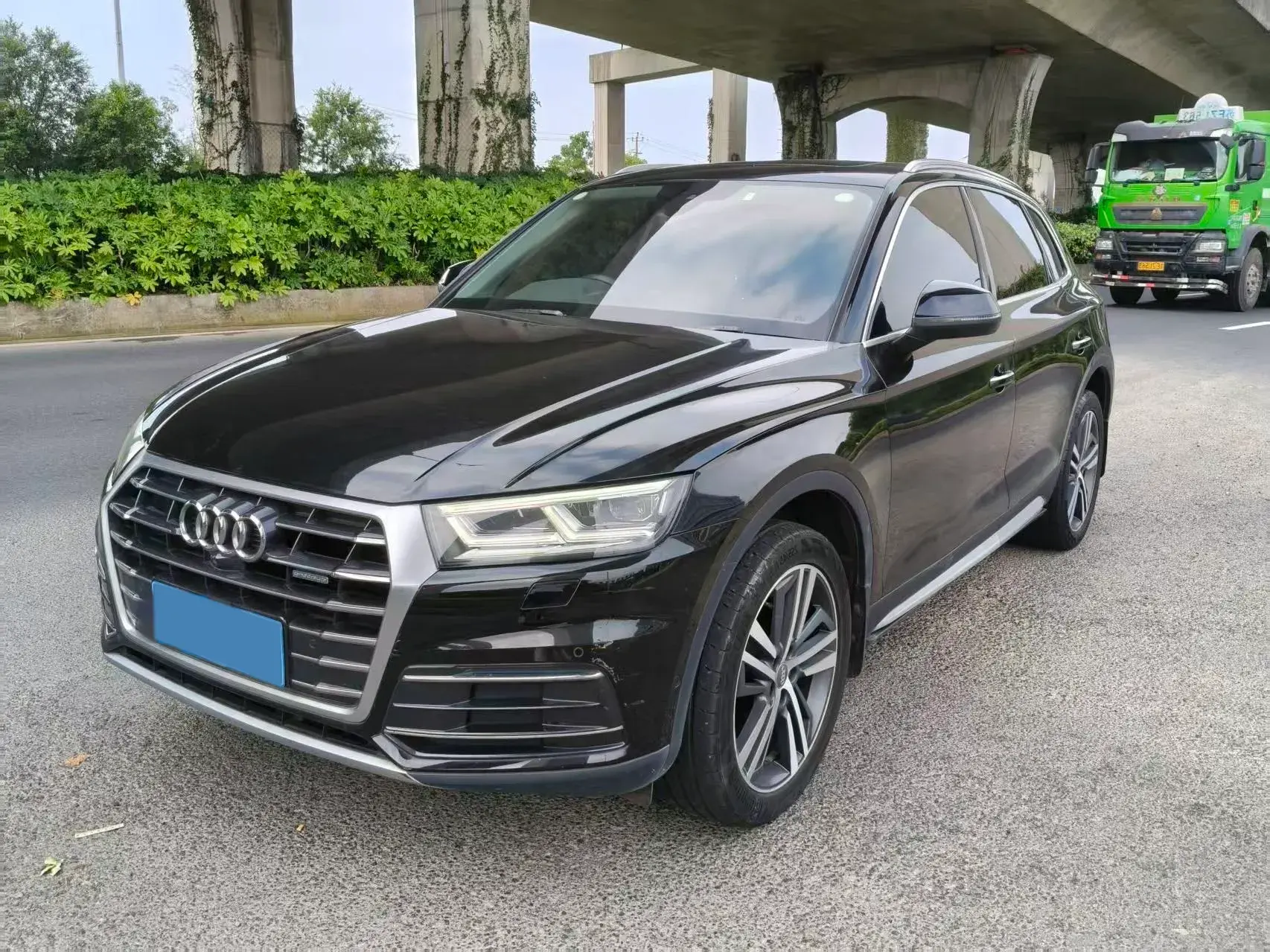 2020 AUDI Q5L view 1