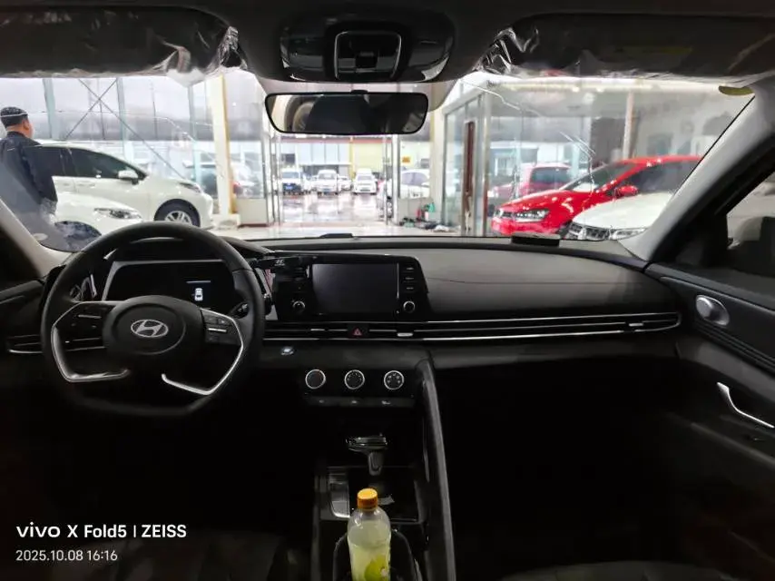 2023 HYUNDAI ELANTRA thumbnail 4