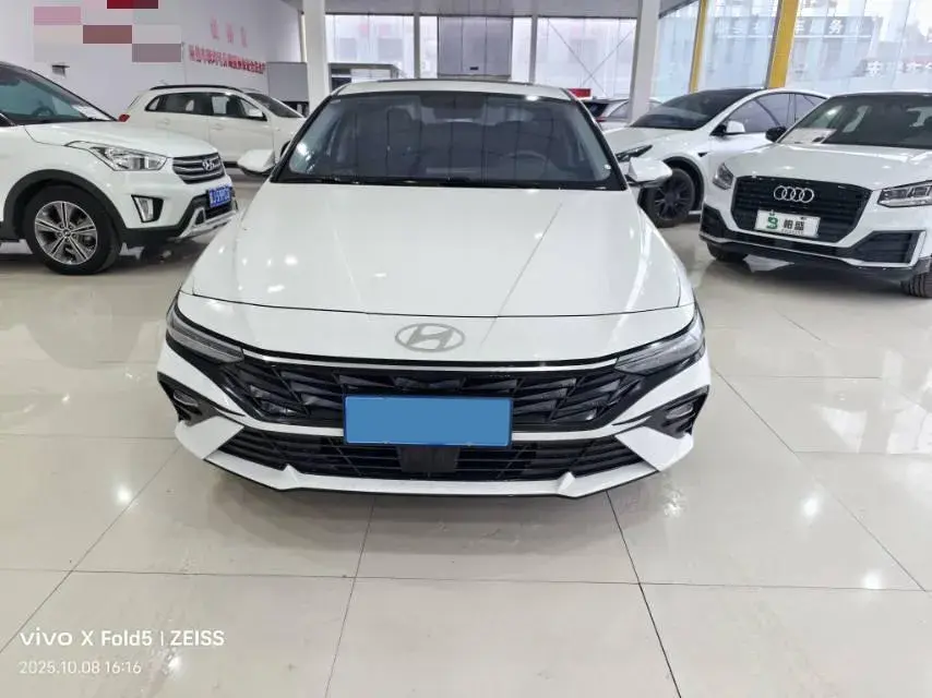 2023 HYUNDAI ELANTRA thumbnail 2