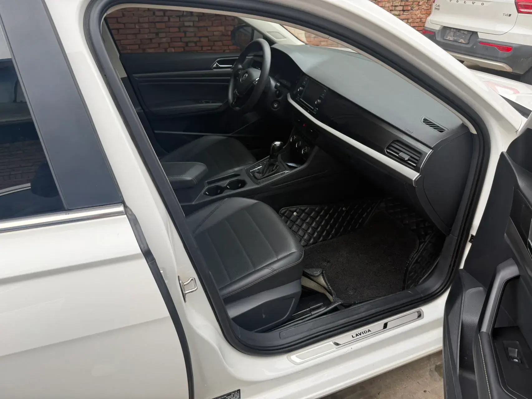 2018 VOLKSWAGEN LAVIDA thumbnail 4