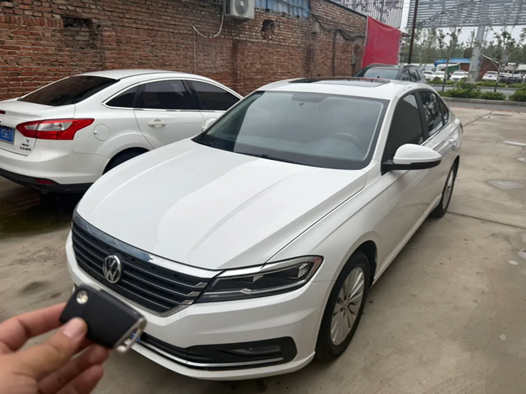 2018 VOLKSWAGEN LAVIDA view 1