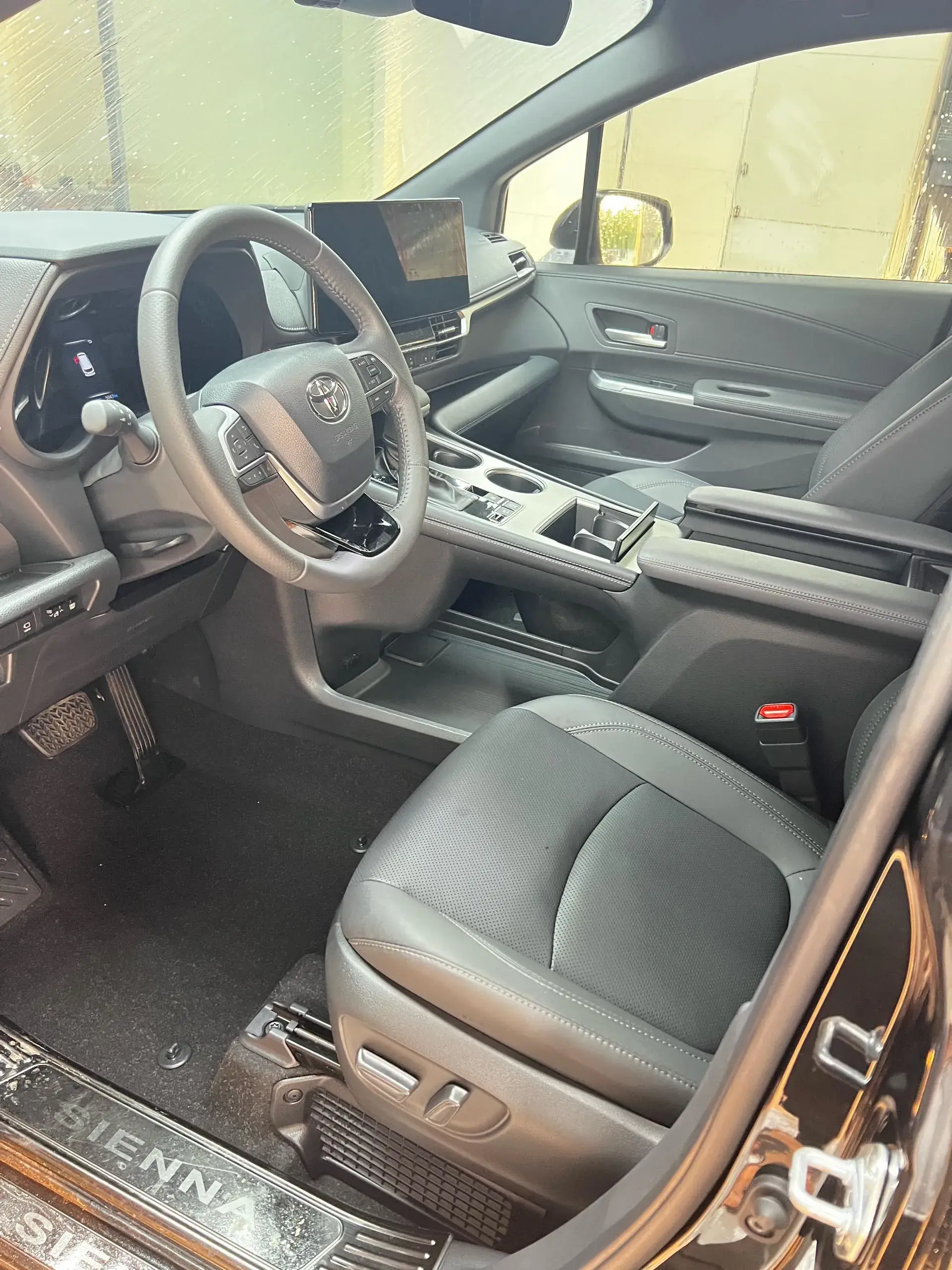 2024 TOYOTA SIENNA thumbnail 4