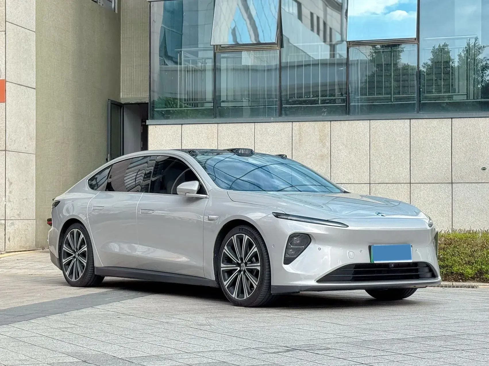 2024 NIO ET7 thumbnail 3