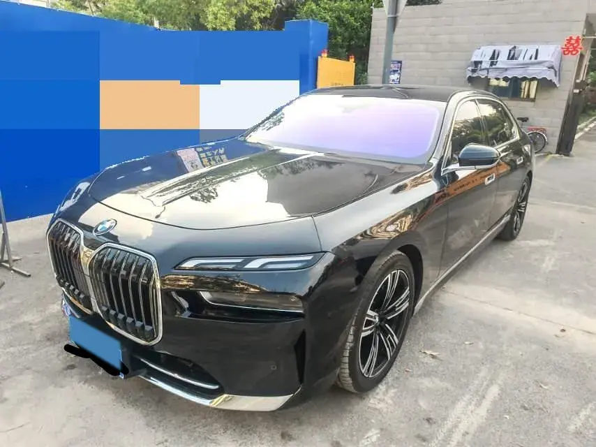 2023 BMW 7 Series 3.0T 272HP L6 8AT