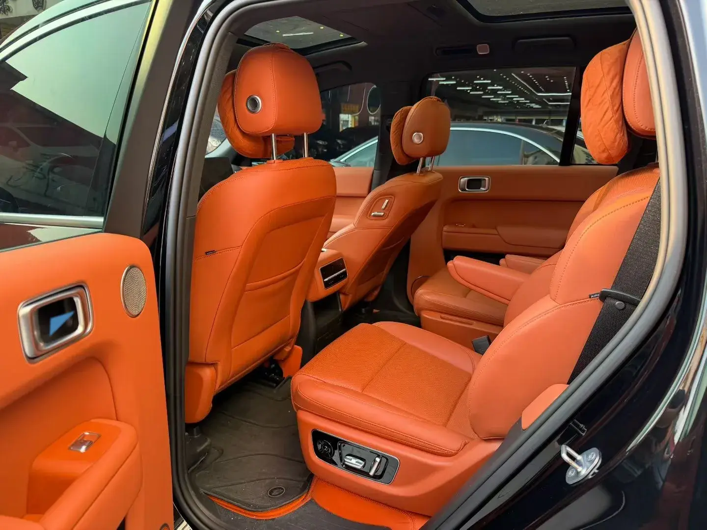 2023 LI L8 thumbnail 3