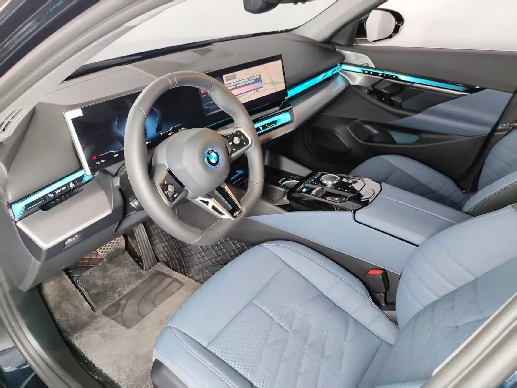 2025 BMW I5 thumbnail 4