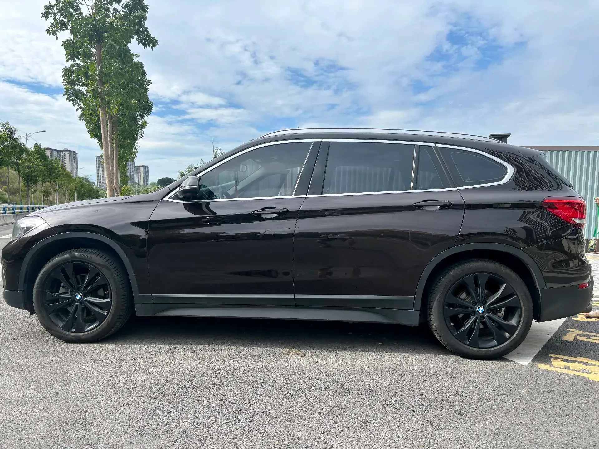 2020 BMW X1 thumbnail 4