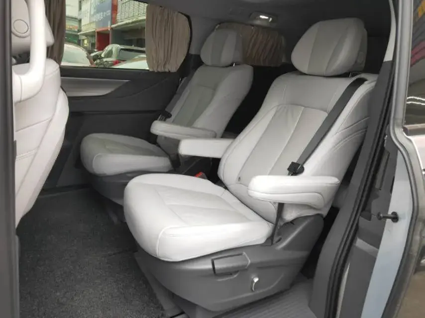 2025 BUICK GL8 thumbnail 4