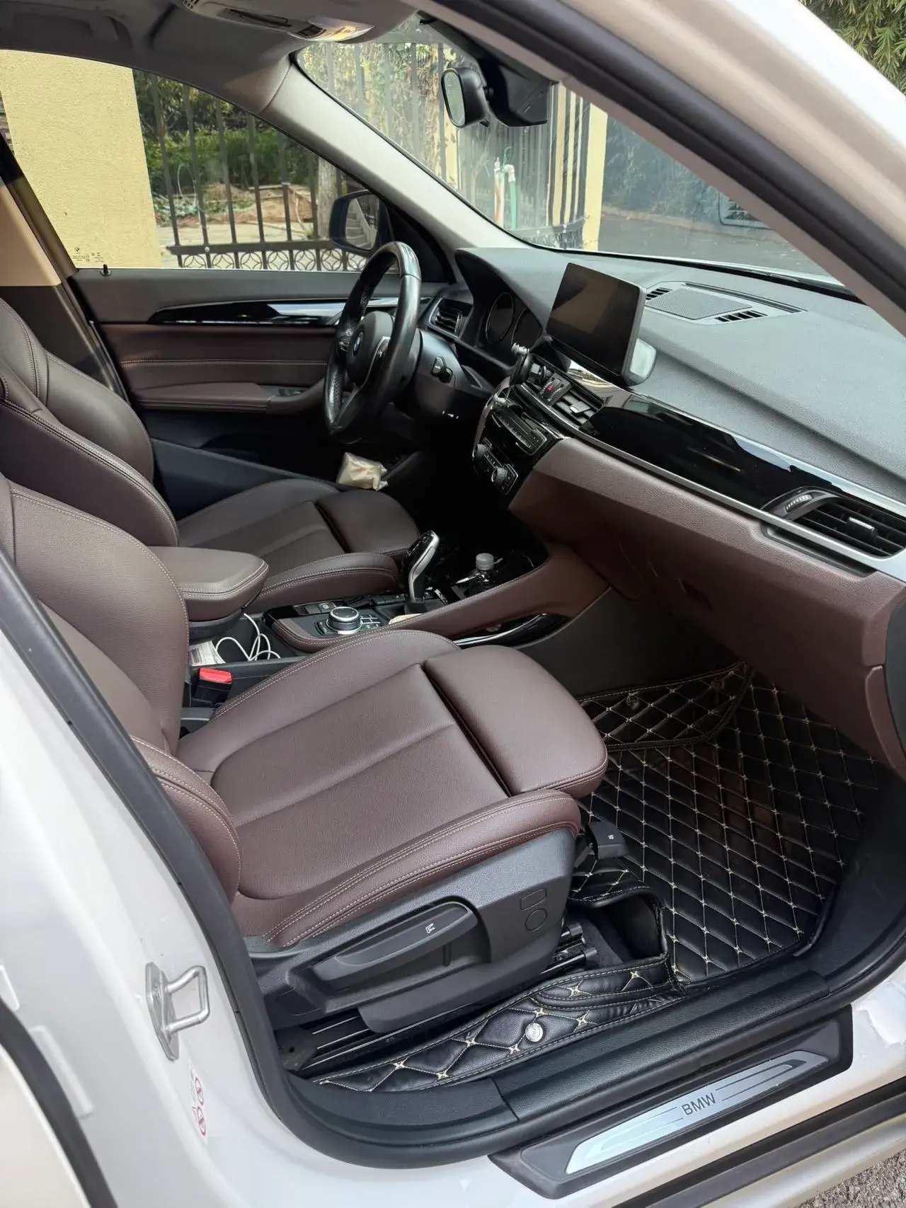 2021 BMW X1 thumbnail 4