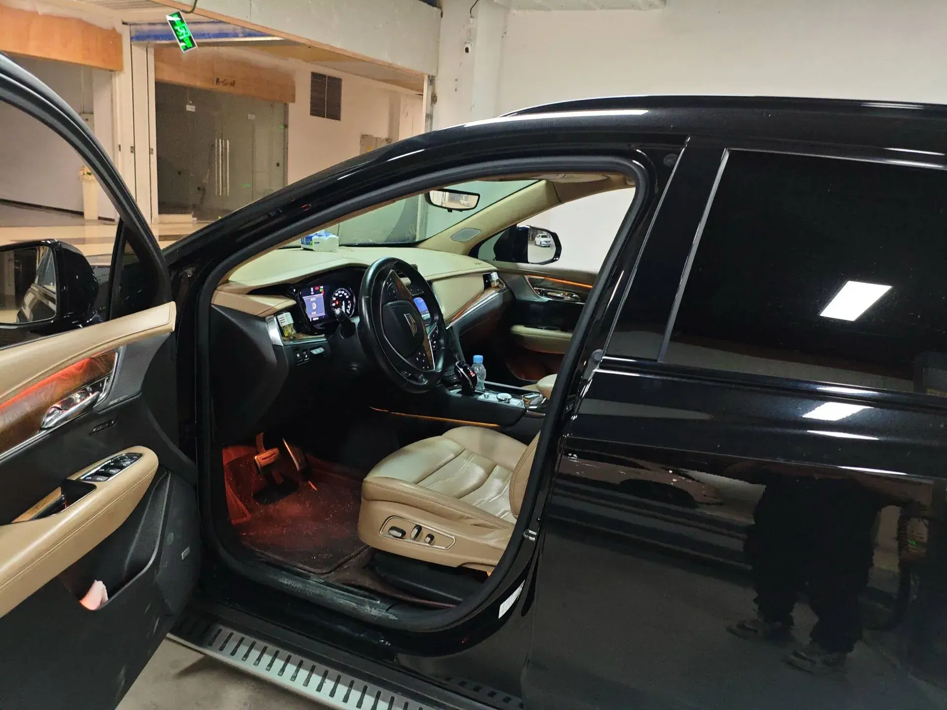 2022 CADILLAC XT5 thumbnail 4